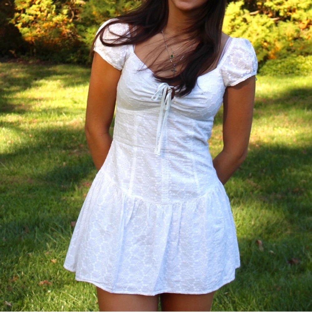 Elegant White Lace Dress